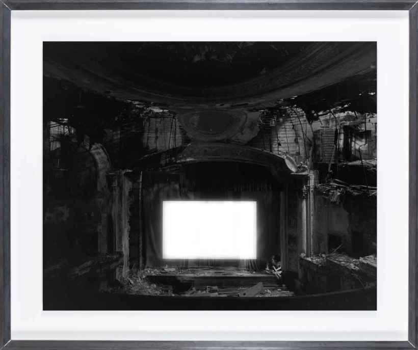 hiroshi-sugimoto-thea%cc%82tres-abandonnes